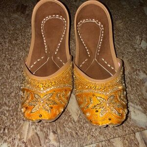 Punjabi Yellow Orange Womens Slip-On Juttis